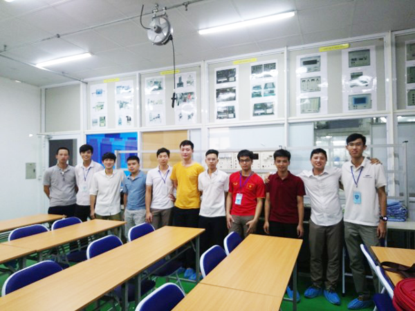 Nhân viên Display Việt Nam được đào tạo tại TPA